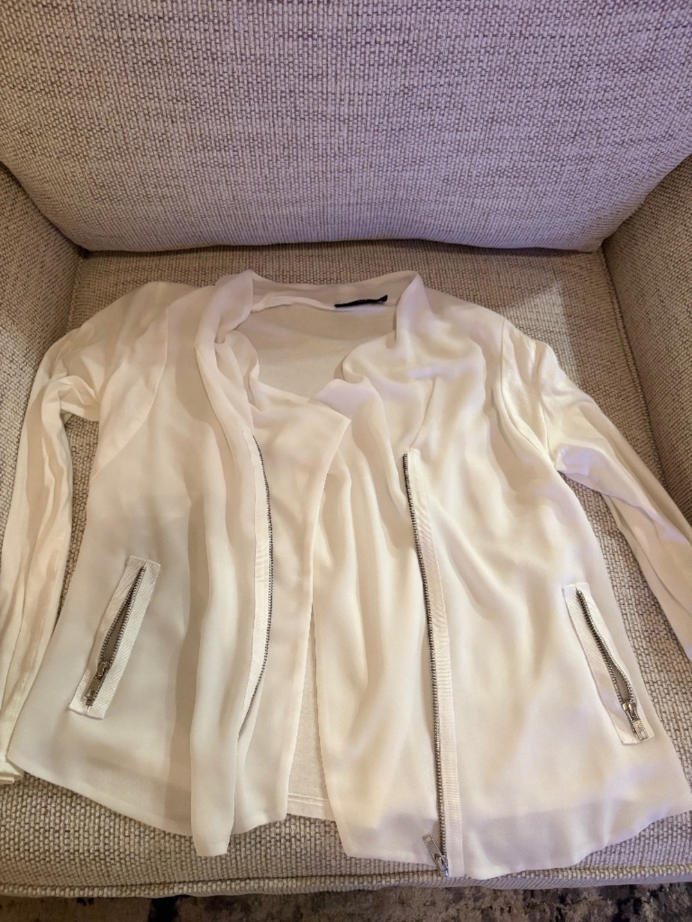 Women’s Top/Jacket with zippers